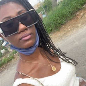 Meet your Posher, Paulena